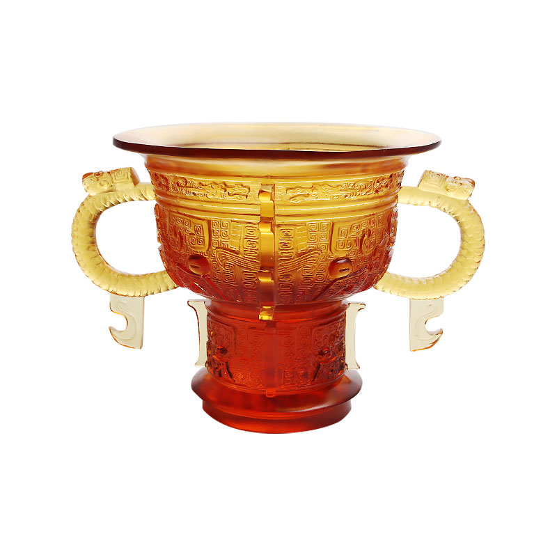 Kineski tronožac s ručkom od zmajevih ušiju i uzorkom trna