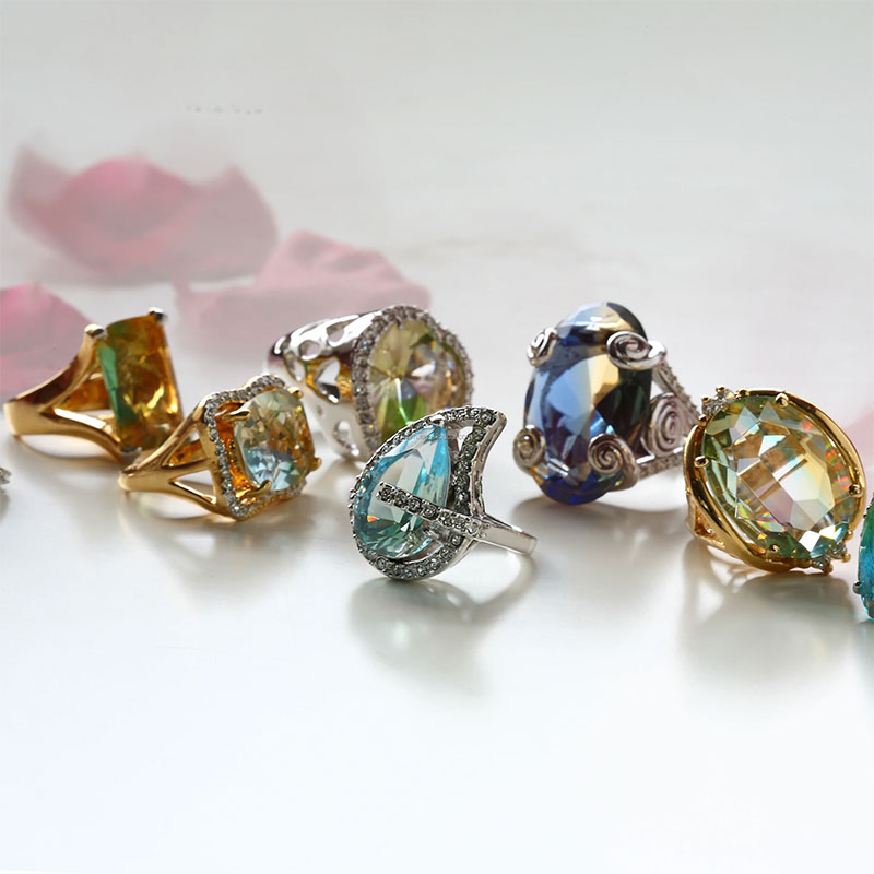 Prsten od brušenog stakla u obliku suze