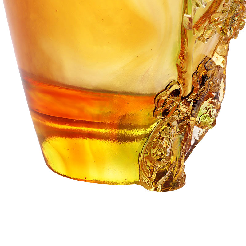 Ukrasi za dom Plum blossom Rezbareni dizajn Jantarna staklena vaza