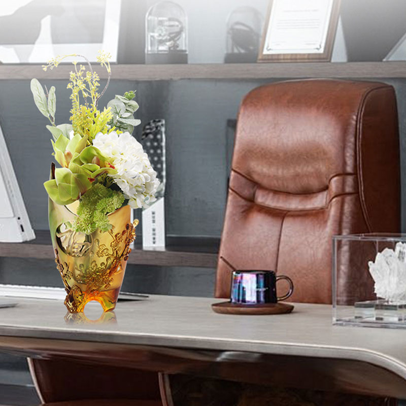 Ukrasi za dom Plum blossom Rezbareni dizajn Jantarna staklena vaza