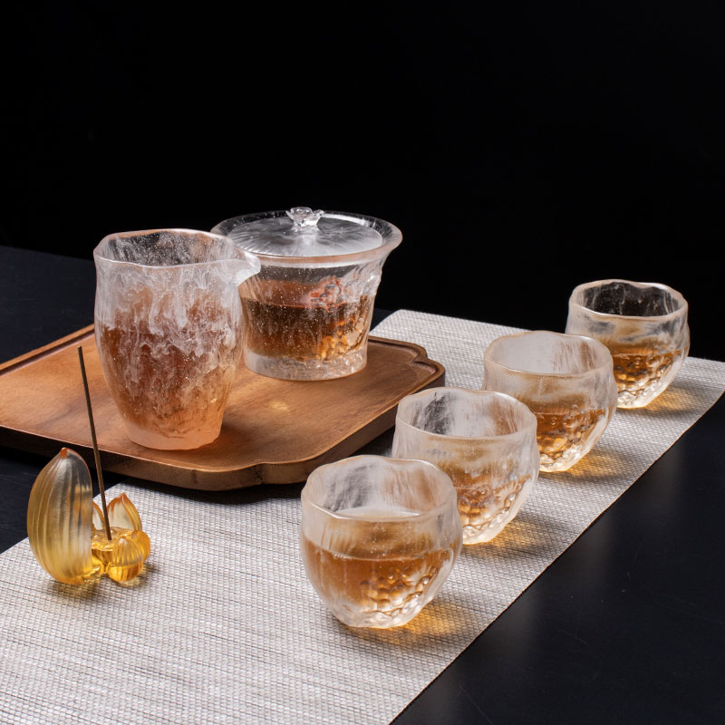 Set prozirnih šalica za čaj s poklopcima