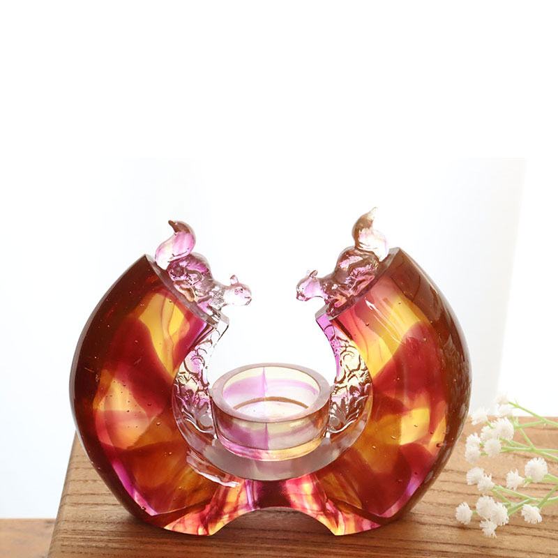 Svijećnjak s ljubičastom glazurom