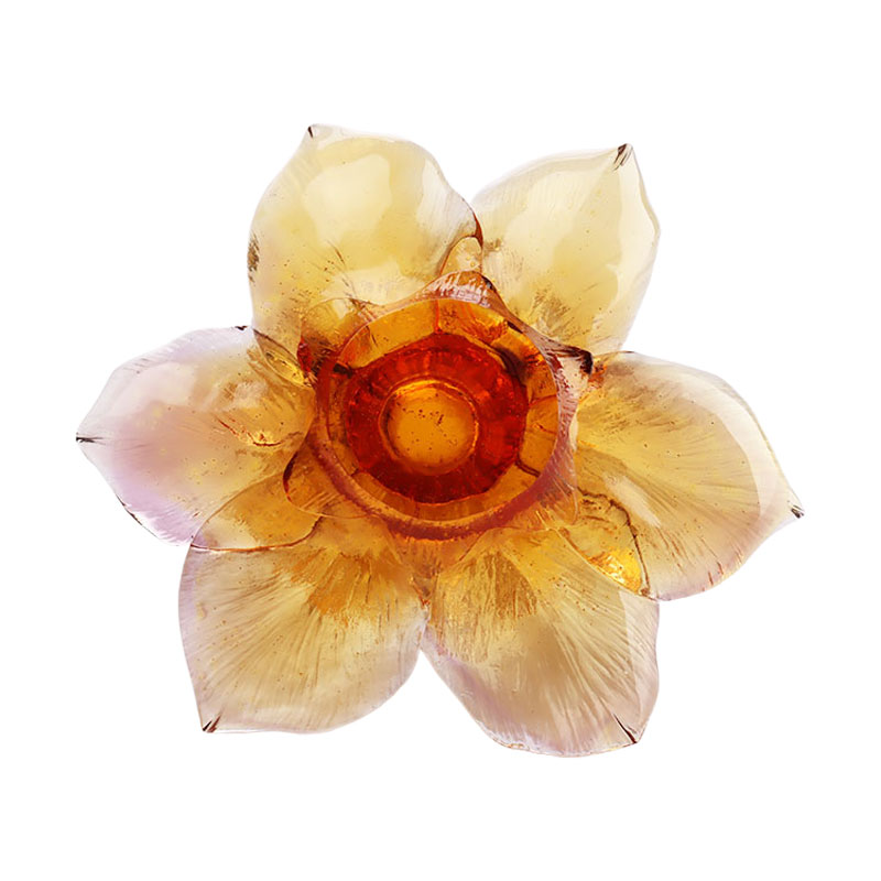 Stakleni svijećnjak u obliku latice