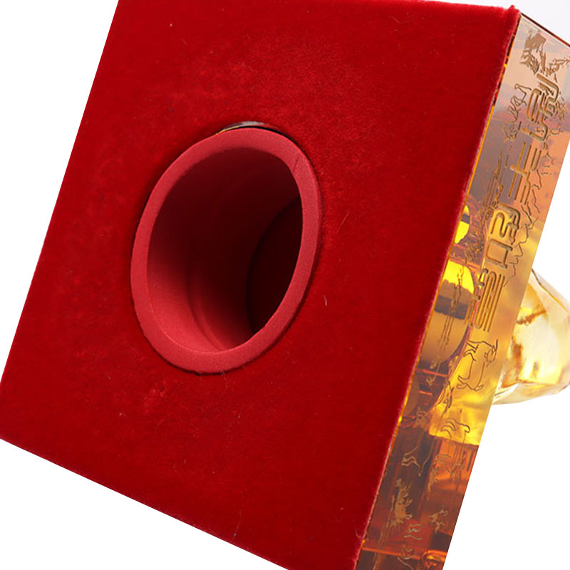 Set staklenih staklenih boca za vino s čepom kineskog zodijaka