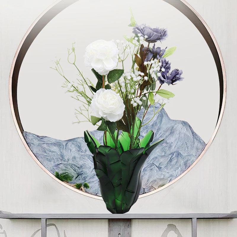 Dekoracija doma Staklena vaza sa zelenim listovima banane