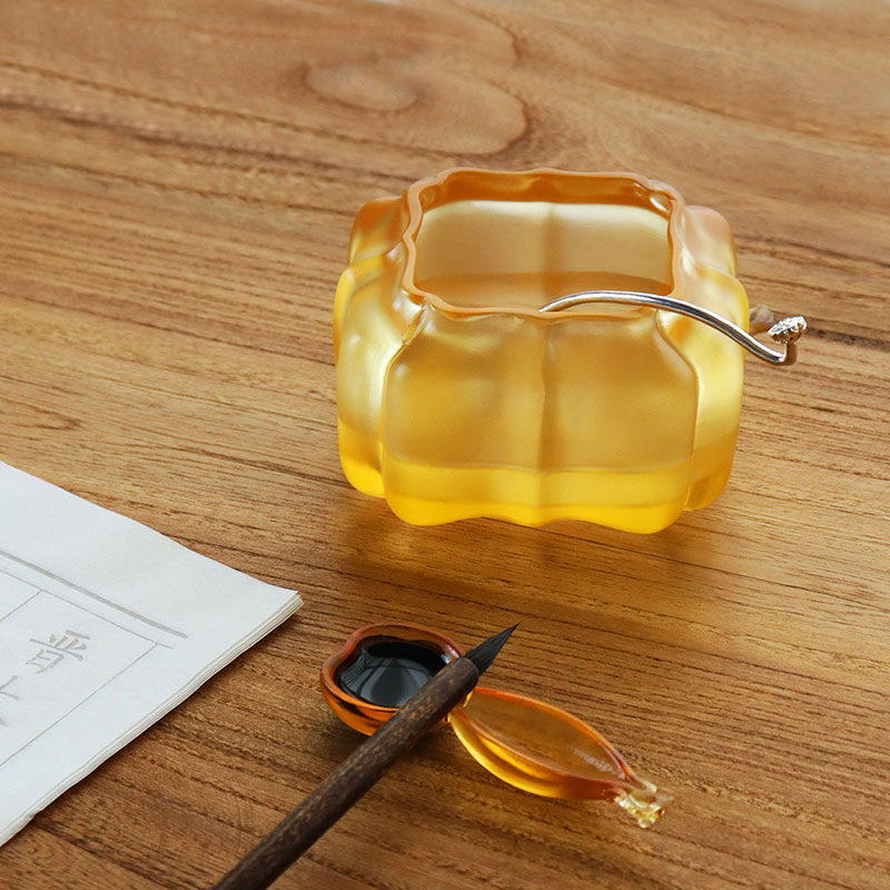 Lonac za vodu u obliku bundeve od ljubičastog kristalnog stakla