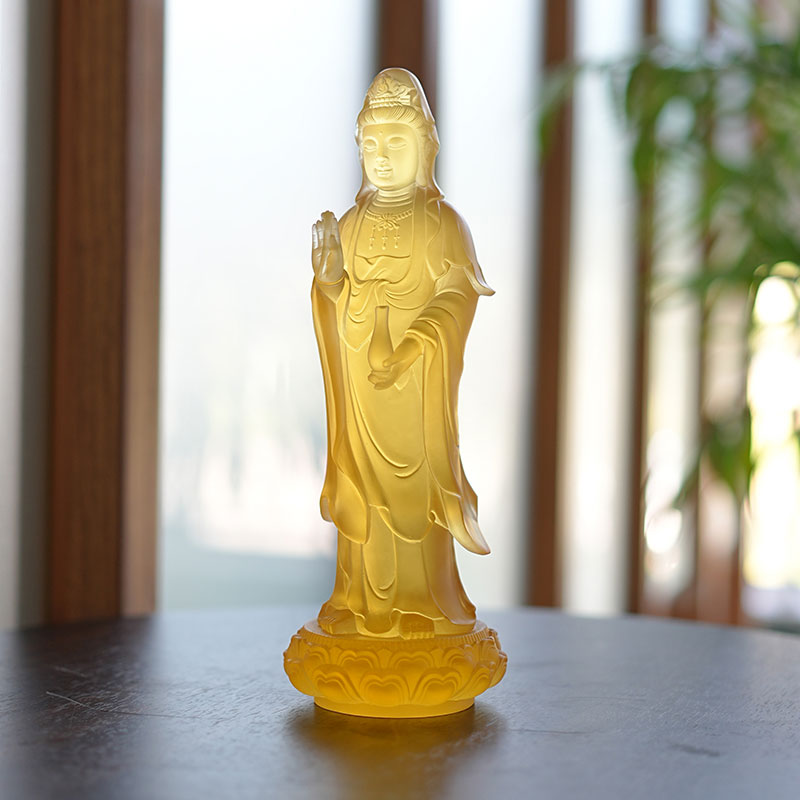 Guanyin Bodhisattva stakleni kip