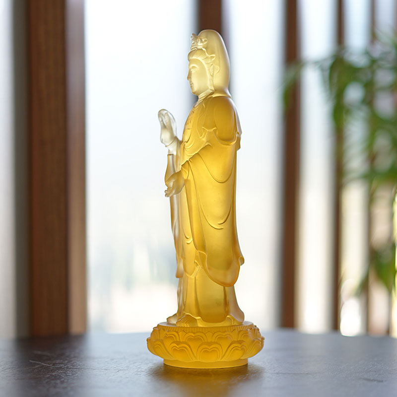 Guanyin Bodhisattva stakleni kip