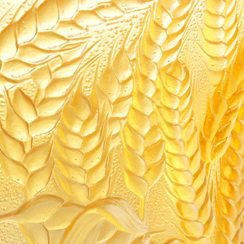 Staklena vaza od jantara s utisnutim klasjem pšenice