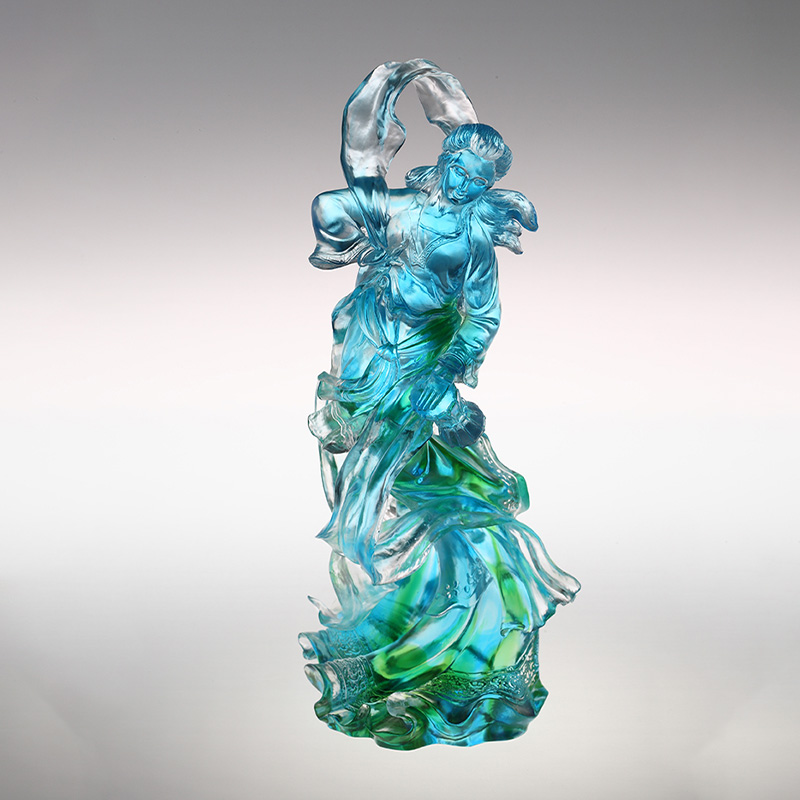 Stakleni ukrasi hibiskusa u obliku oblaka