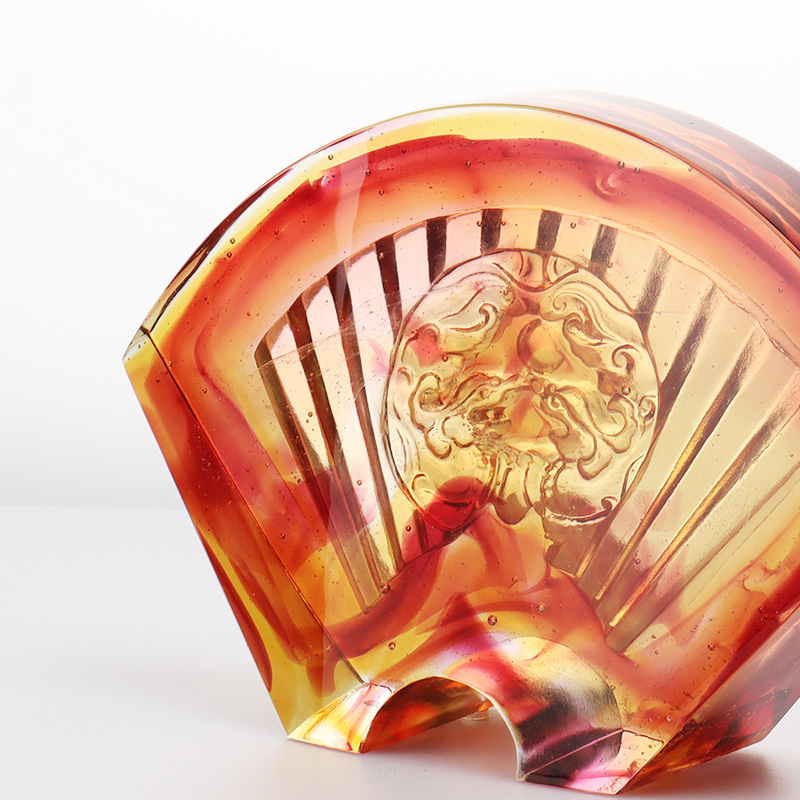 Kineski glazirani stakleni ukrasi u obliku lepeze